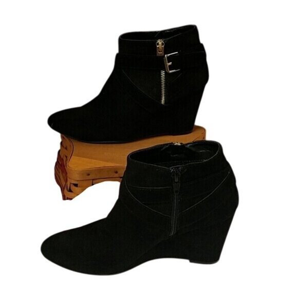Massimo Black Faux Suede Ankle Booties Wedge Heel Gold Buckle Side Zip - Picture 3 of 6